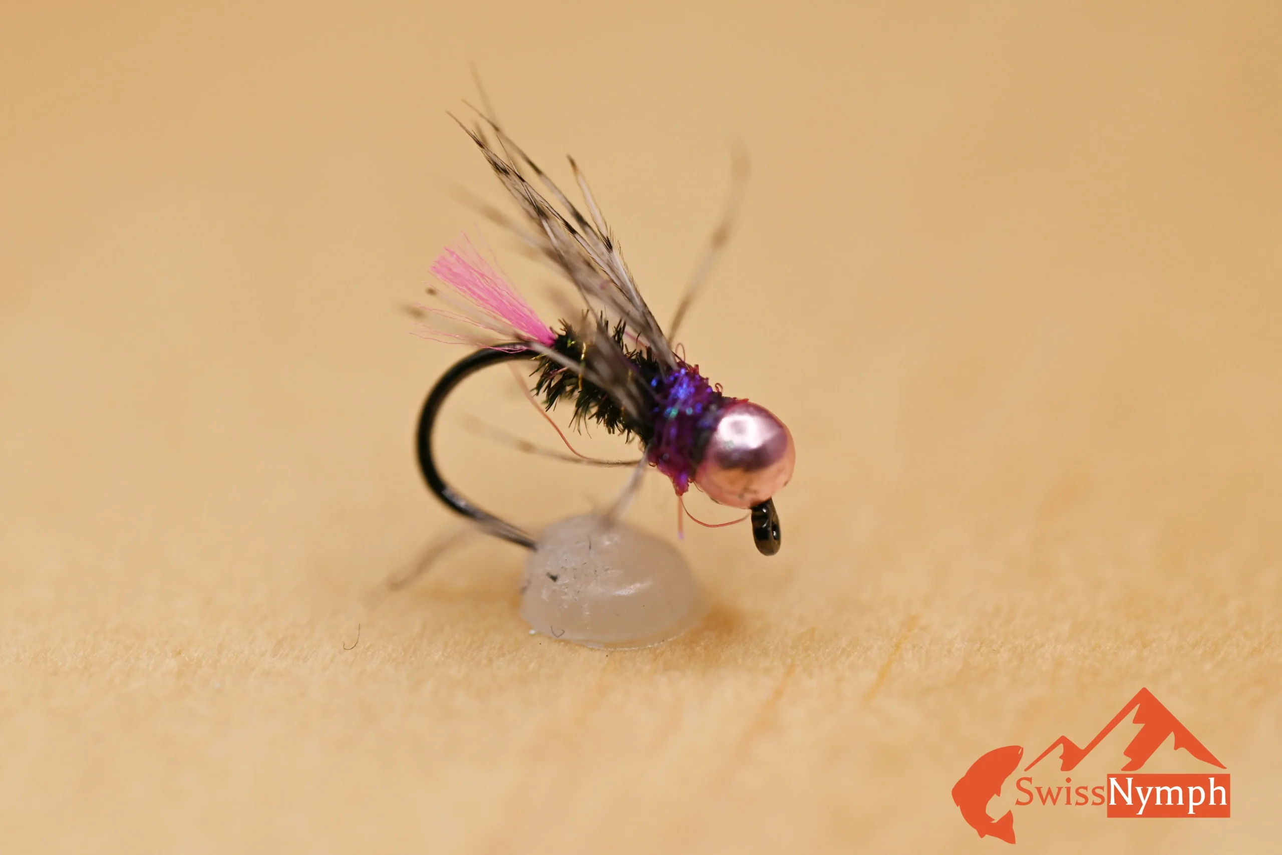 Kontrastreiche Tungsten-Nymphe mit Partridge-Hechel – ideal bei trübem Wasser und vorsichtigen Fischen.