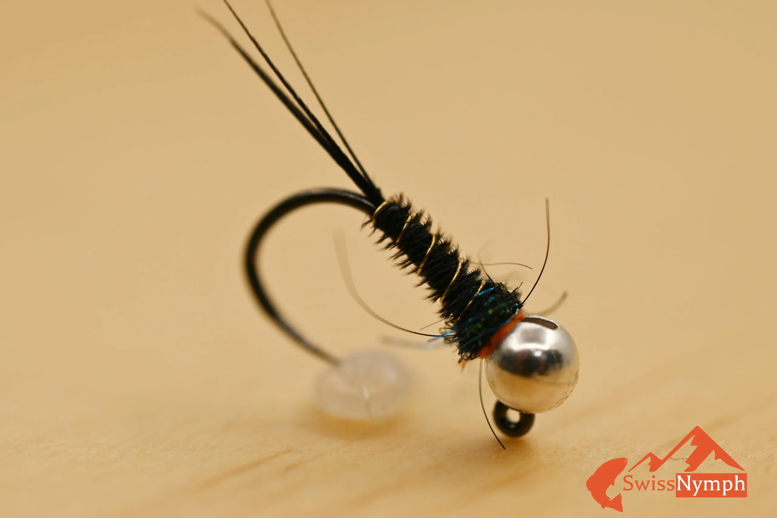 Die Pheasant Tail Nymphe mit dem Pink Kopf ist ein äusserst fängiges Muster für das Angeln auf Salmoniden in Flüssen, wo das Wasser getrübt ist, sowie auf Forellen in Seen. In der Flussfischerei wird sie häufig als erster Köder auf dem Vorfach beim Nymphenfischen eingesetzt. Dank ihres attraktiven Farbkontrasts ist sie besonders unter schwierigen Bedingungen effektiv.