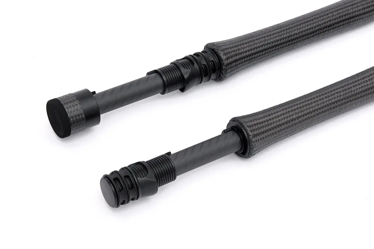 Model Superb GTR2 3116: Carbon-Fighting-Butt und Downlocking-Schraubrollenhalter (mit nach unten gerichteter Klemmung) für eine bessere Balance.