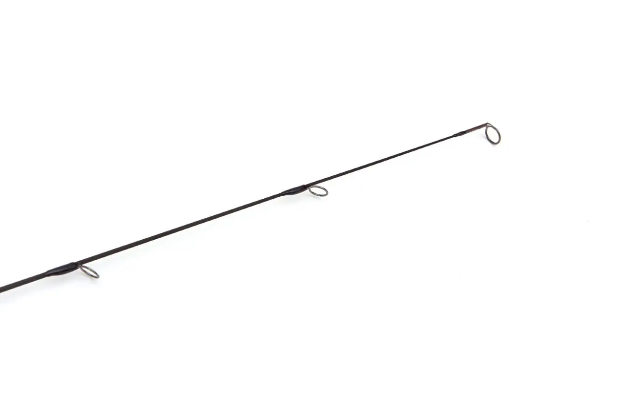 Revolutionäres Twin-Tip System (4+1): 4-teilig mit 2 Spitzen (Standard-Hohlspitze + Solid Tip mit ultradünner Vollcarbonspitze)
